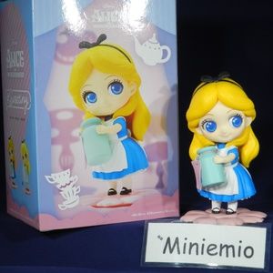 #Sweetiny Alice in wonderland figure